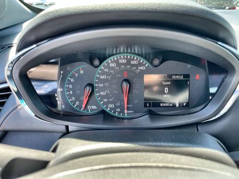 Used 2022 Chevrolet Trax LT w/ LT Convenience Package AWD/4WD image 11