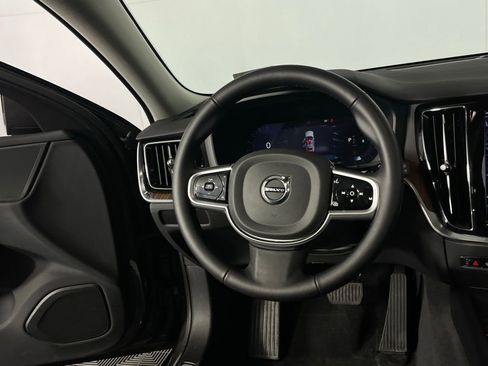 Used 2025 Volvo V60 B5 Cross Country Plus image 14