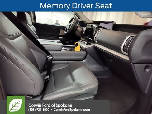 Used 2025 Ford Expedition Max Active image 5