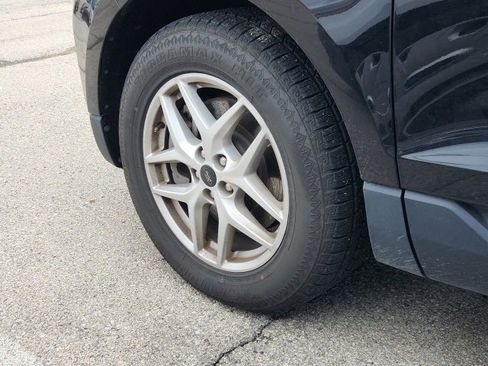 Used 2023 Ford Edge SEL image 11