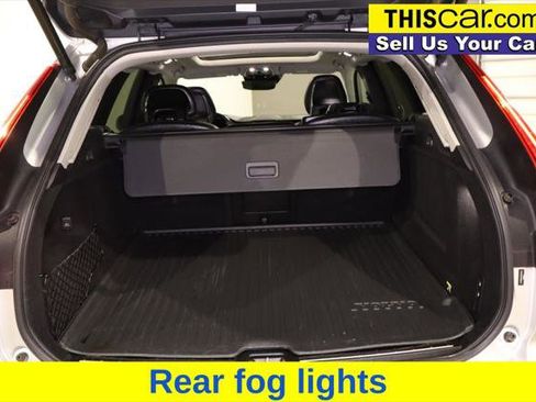 Used 2019 Volvo XC60 T5 Momentum w/ Premium Package FWD image 25