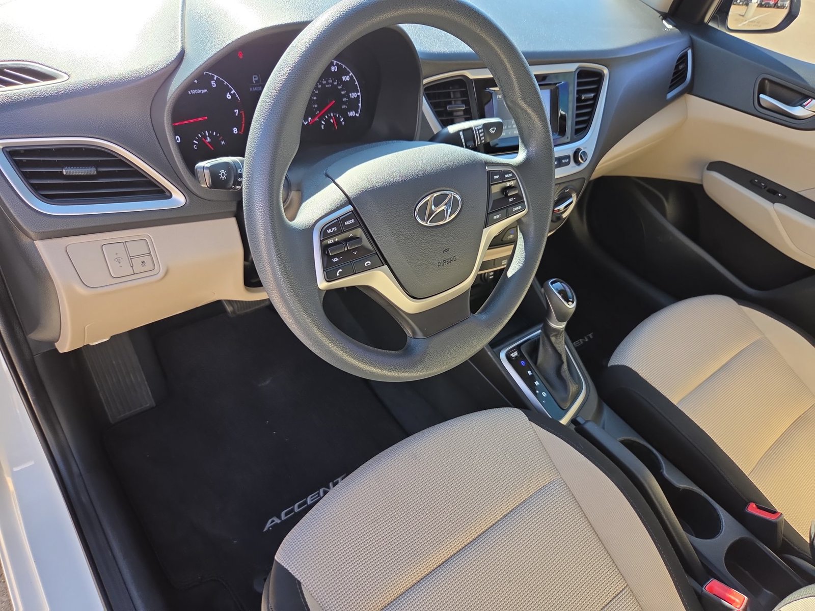 Used 2020 Hyundai Accent SE w/ Cargo Package FWD image 10
