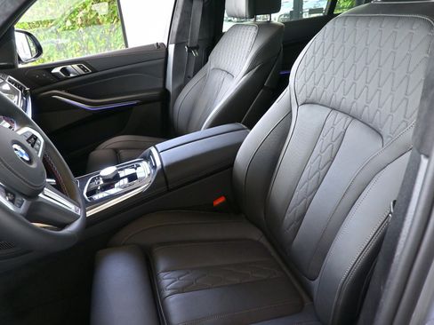 New 2025 BMW X7 M60i w/ Executive Package image 10