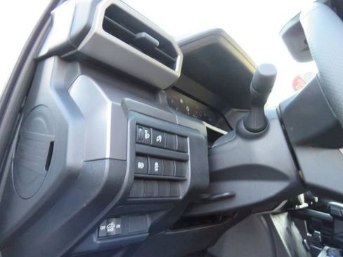 Certified 2025 Toyota Tacoma TRD Off-Road image 38