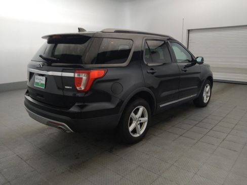 Used 2016 Ford Explorer XLT w/ Equipment Group 202A AWD/4WD image 9