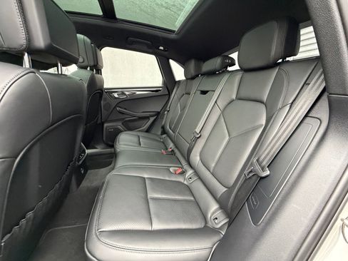 New 2026 Porsche Macan image 18