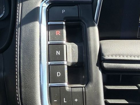 Used 2024 Chevrolet Tahoe LT w/ Luxury Package AWD/4WD image 18