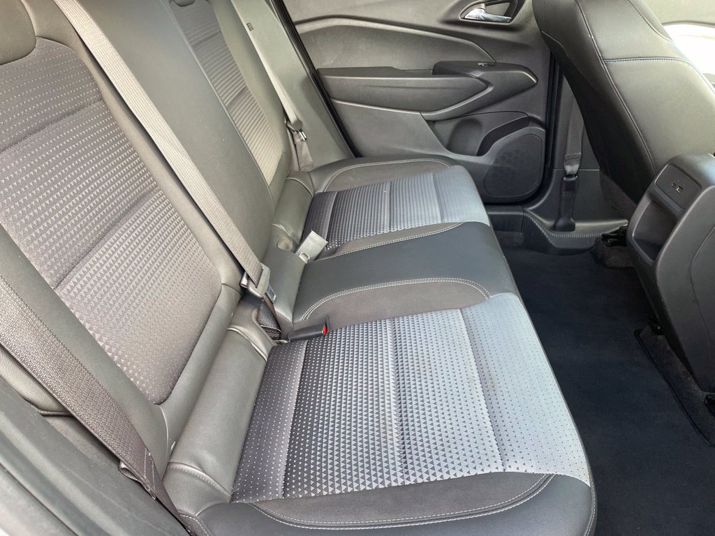 Used 2025 Chevrolet Trax LT FWD image 22