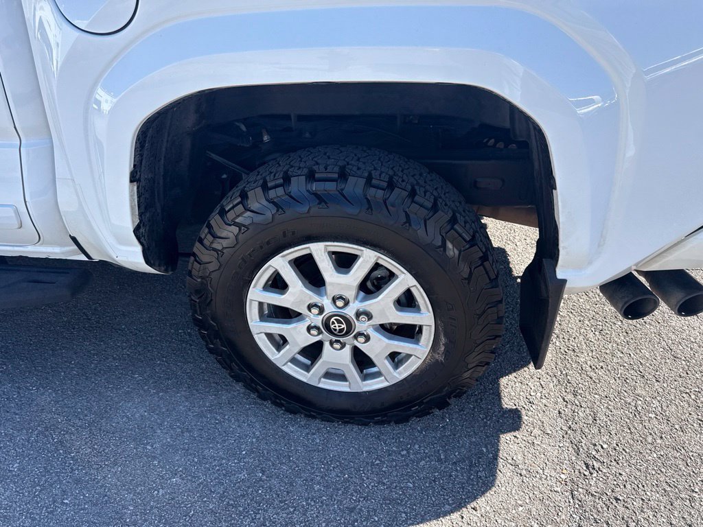 Used 2024 Toyota Tacoma SR5 AWD/4WD image 7
