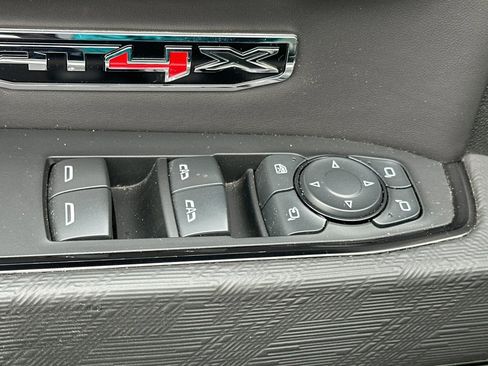 Used 2024 GMC Sierra 1500 AT4X image 11