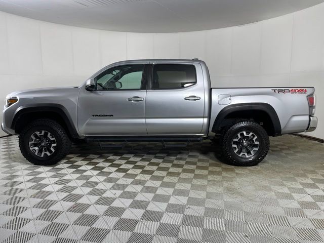 Used 2023 Toyota Tacoma TRD Off-Road w/ Black Out Package (TMS) AWD/4WD image 5