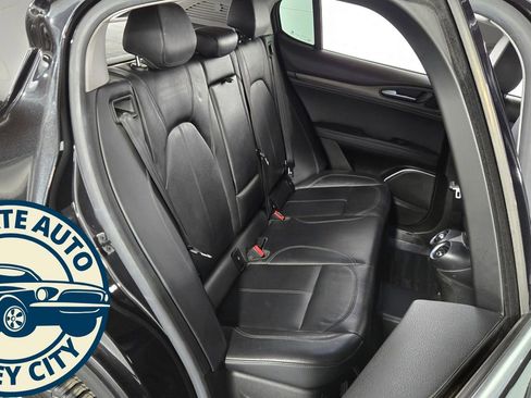 Used 2018 Alfa Romeo Stelvio Ti image 36
