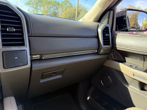 Used 2018 Ford Expedition XLT w/ Equipment Group 202A image 31