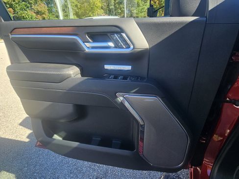 Used 2024 GMC Sierra 1500 Denali w/ Denali Reserve Package image 8