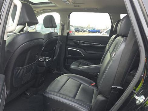 Used 2025 Kia Telluride S image 13