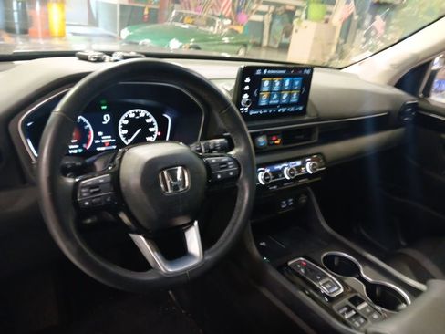 Used 2025 Honda Pilot Touring image 5