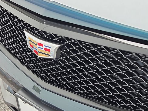 Certified 2025 Cadillac XT4 Sport FWD image 8