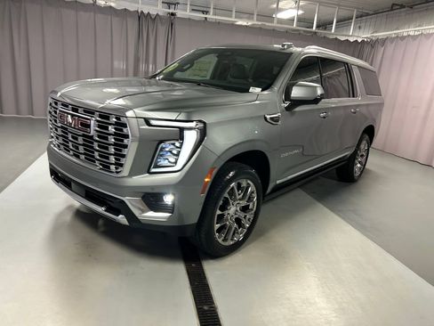 New 2026 GMC Yukon XL Denali w/ Sun & Power Step Package AWD/4WD image 3