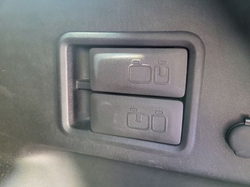 Used 2019 Chevrolet Equinox LT FWD image 14