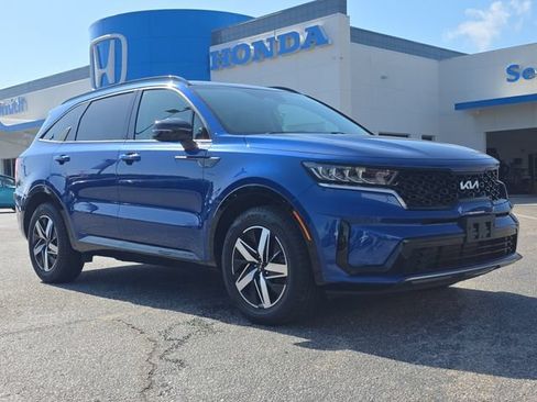 Used 2022 Kia Sorento S w/ Panoramic Sunroof Package FWD image 2