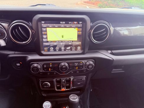 Used 2022 Jeep Wrangler Unlimited Sahara image 23