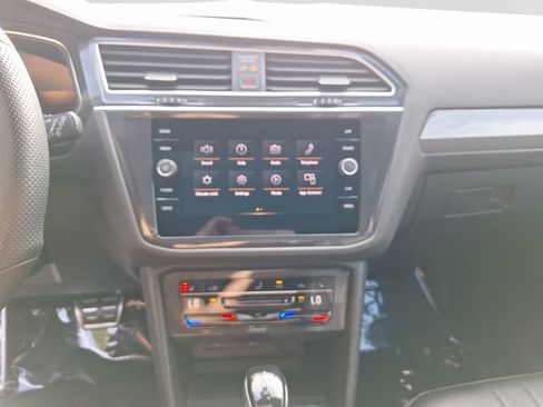 Certified 2023 Volkswagen Tiguan SE R-Line FWD image 15