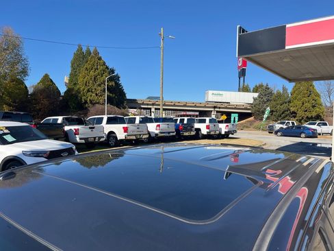 Used 2017 Toyota Tundra 1794 Edition image 10