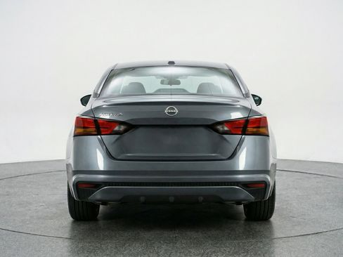 Used 2025 Nissan Altima 2.5 SV FWD image 7