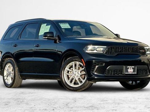 Used 2024 Dodge Durango GT image 2