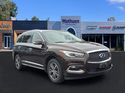 Used 2019 INFINITI QX60 Luxe w/ Essential Package