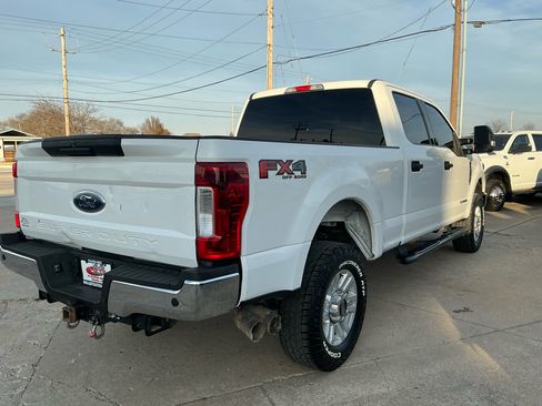 Used 2019 Ford F250 XLT w/ FX4 Off-Road Package image 6