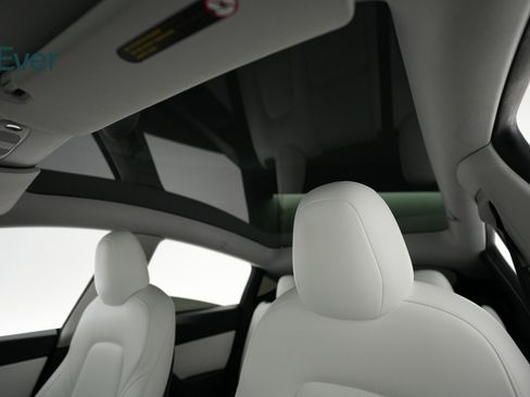 Used 2022 Tesla Model Y Performance image 22