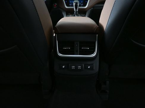 Used 2022 Subaru Outback Touring AWD/4WD image 16