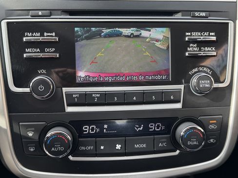 Used 2017 Nissan Altima 2.5 SV image 10