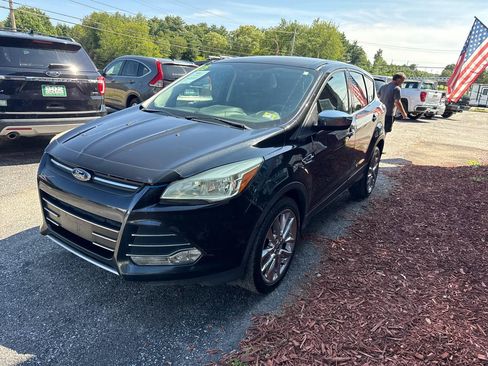 Used 2015 Ford Escape SE w/ SE Chrome Package AWD/4WD image 3