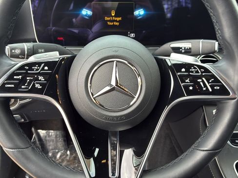 Used 2023 Mercedes-Benz E 350 4MATIC Sedan image 12