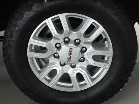 Used 2024 GMC Sierra 3500 SLT w/ SLT Premium Package AWD/4WD image 12