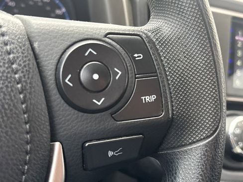 Used 2018 Toyota RAV4 LE image 18
