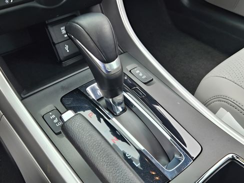 Used 2014 Honda Accord EX-L image 17