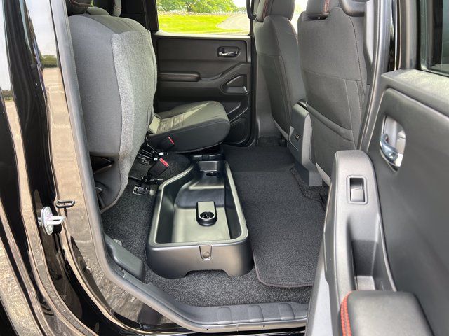Used 2025 Nissan Frontier PRO-4X AWD/4WD image 34