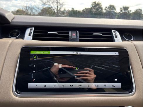 Used 2020 Land Rover Range Rover Sport SE image 33