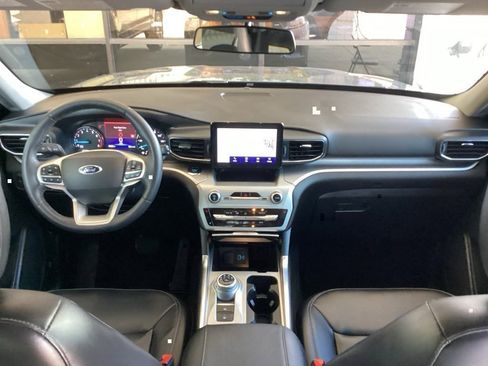 Used 2022 Ford Explorer XLT w/ Equipment Group 202A image 44