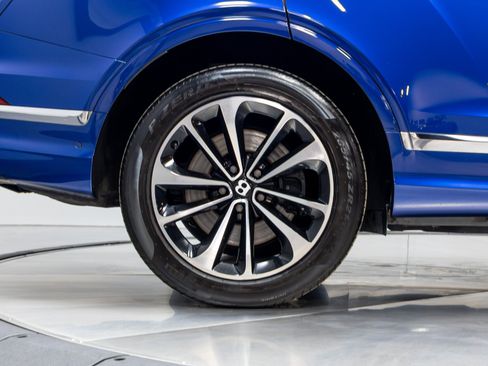Used 2021 Bentley Bentayga w/ First Edition Specification AWD/4WD image 26