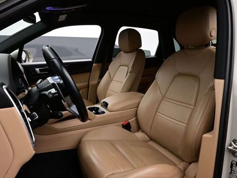 Used 2021 Porsche Cayenne image 5