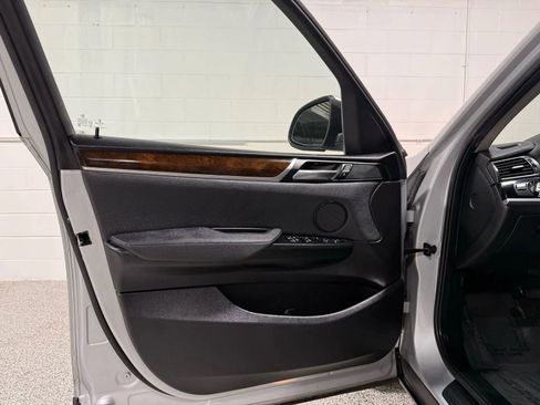 Used 2017 BMW X3 xDrive28i image 10