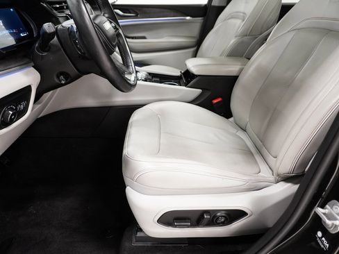 Certified 2022 Jeep Grand Cherokee L Overland w/ MOPAR Finishing Package image 12