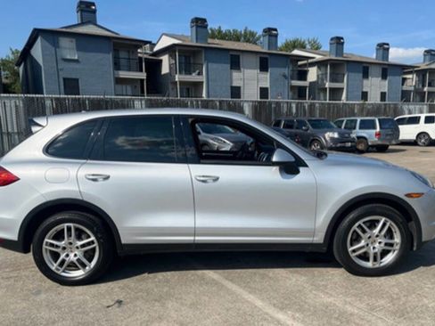Used 2012 Porsche Cayenne image 1