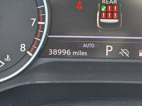 Used 2025 Nissan Pathfinder SL AWD/4WD image 25