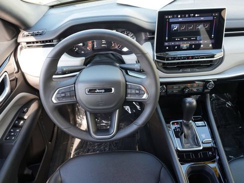 Used 2025 Jeep Compass Limited AWD/4WD image 20