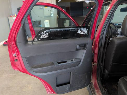 Used 2011 Ford Escape XLT w/ 203A Rapid Spec Order Code FWD image 24